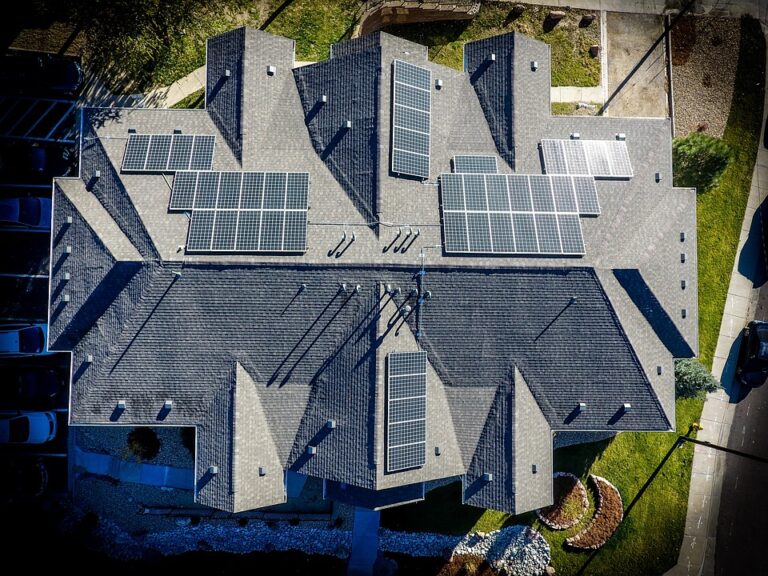 Maximizing Energy Efficiency with Solar Panels in Rhode Island